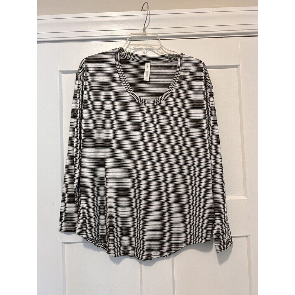 Athleta Cloudlight Stratus Black Ivory Stripe Long Sleeve Size Medium Athletic
